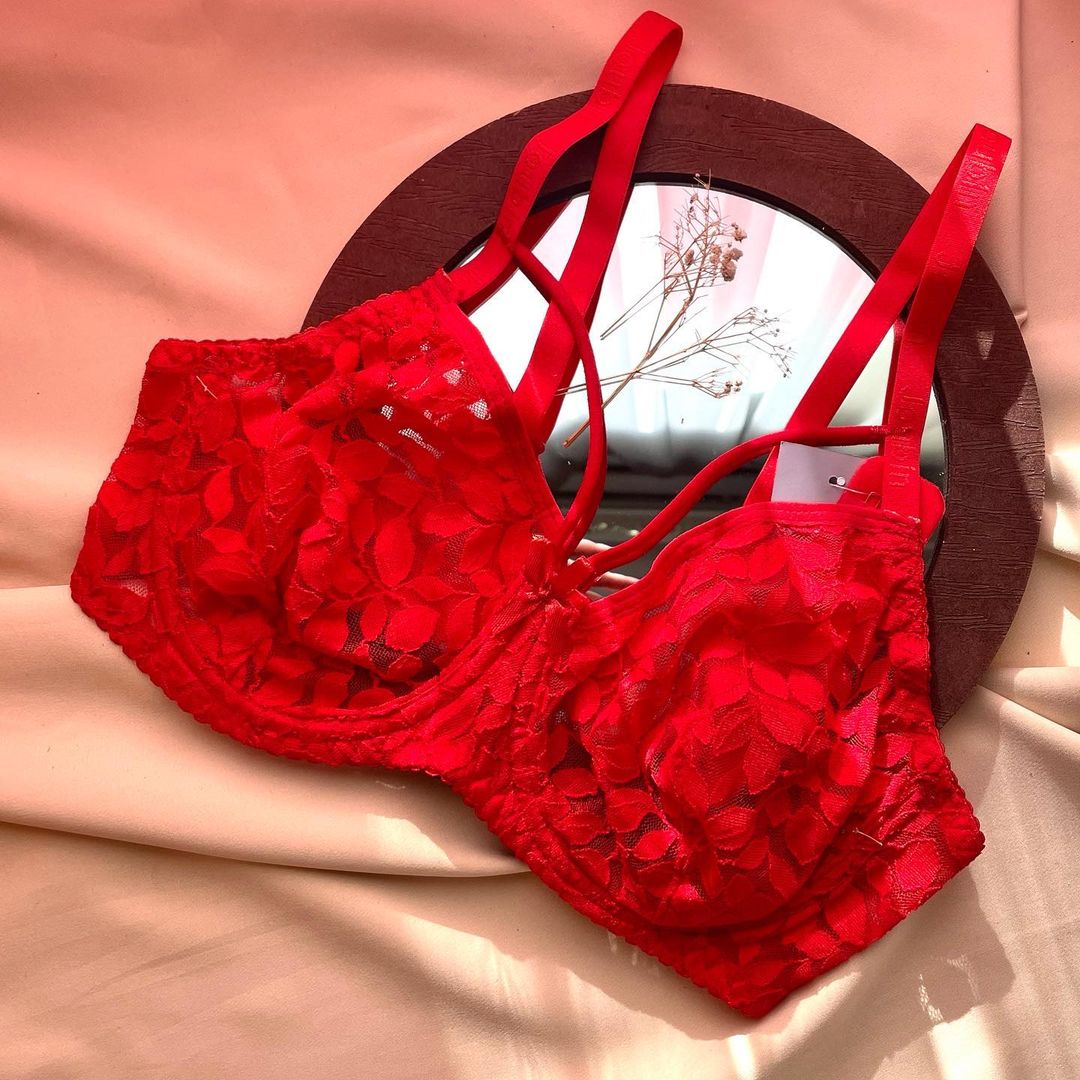 Sexy Women’s Non-Padded Lingerie Set  Bra & Panty (Red)