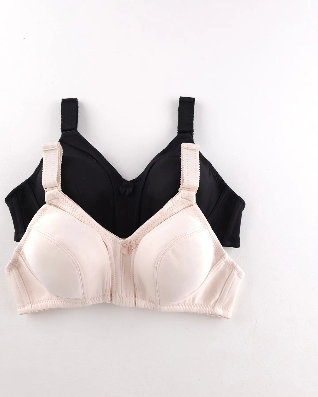 Luxurious Women’s Seamless Padded Cups Wireless Bra (Beige & Black) Pack of-2